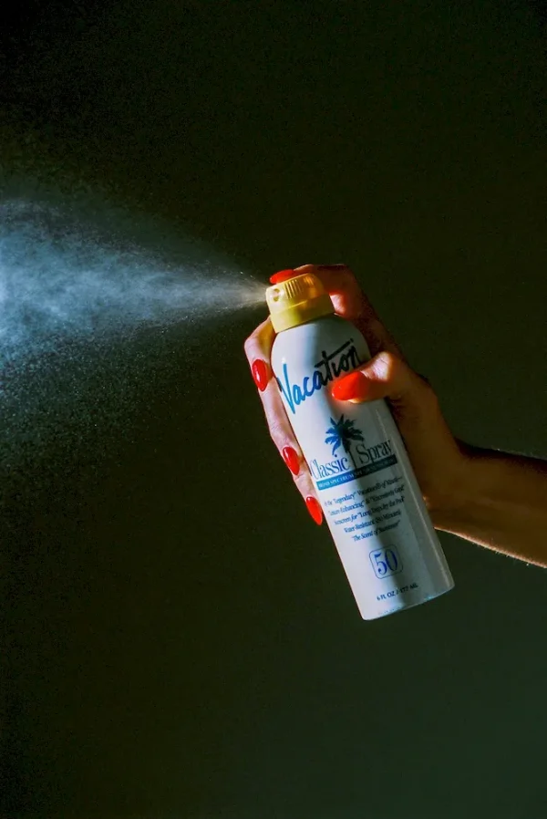Classic Spray SPF 50 - Image 4